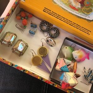 Grab bag of novelty 90s earrings!
